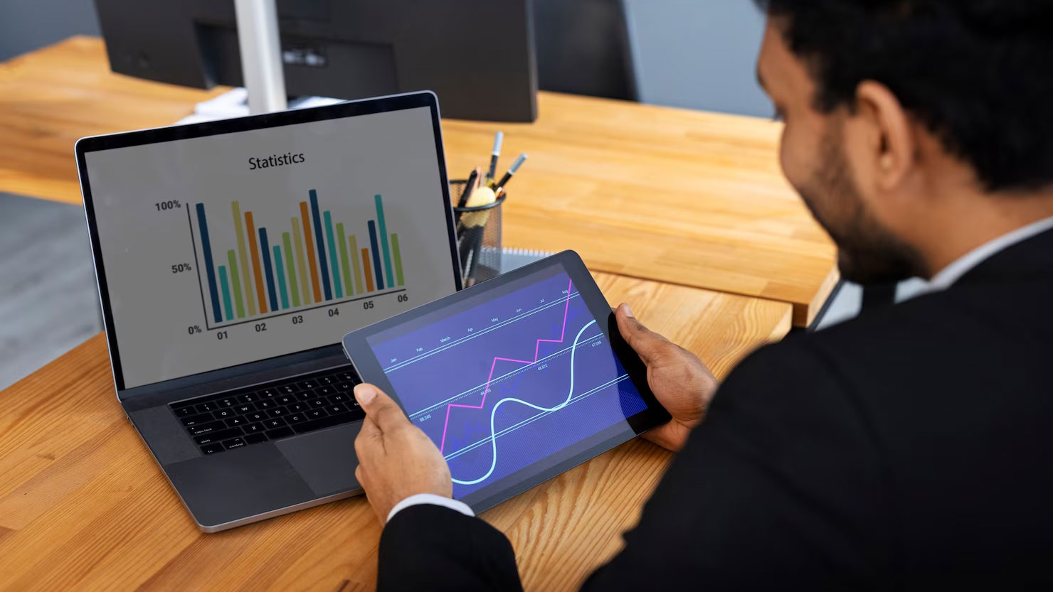 Analytics & Performance Insights