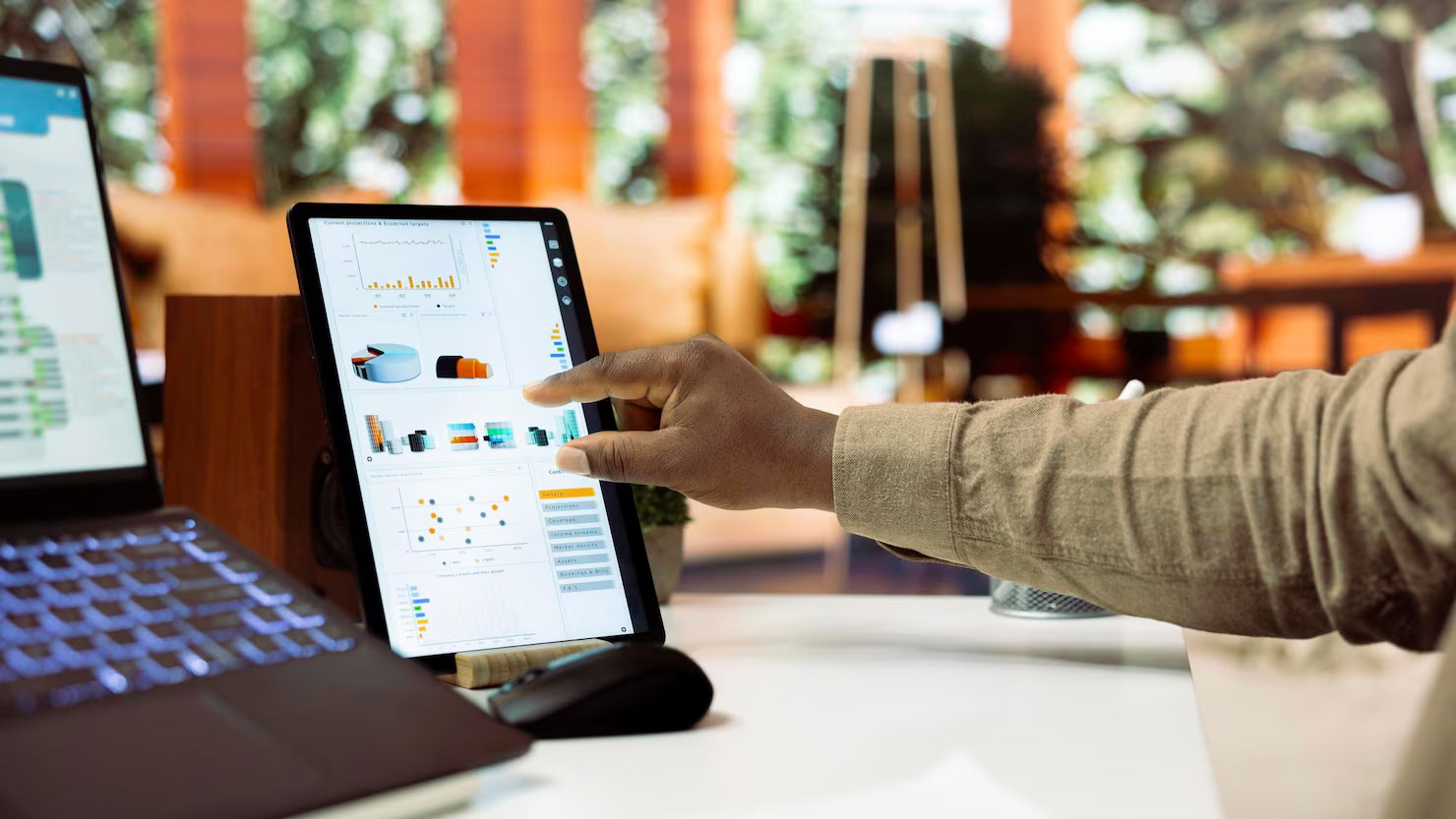 Real-Time Analytics & Reporting